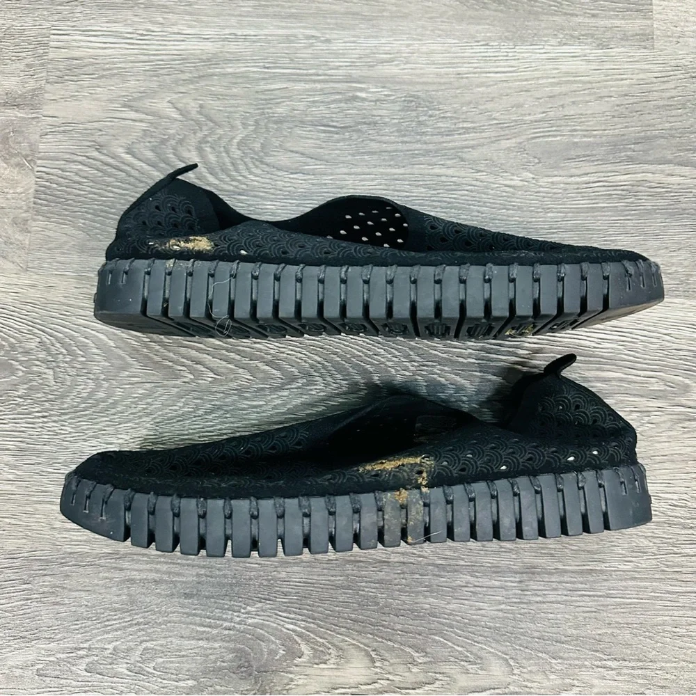 Ilse Jacobsen Black Tulip Perforated slip on Comfort Textured Sandals Size 39